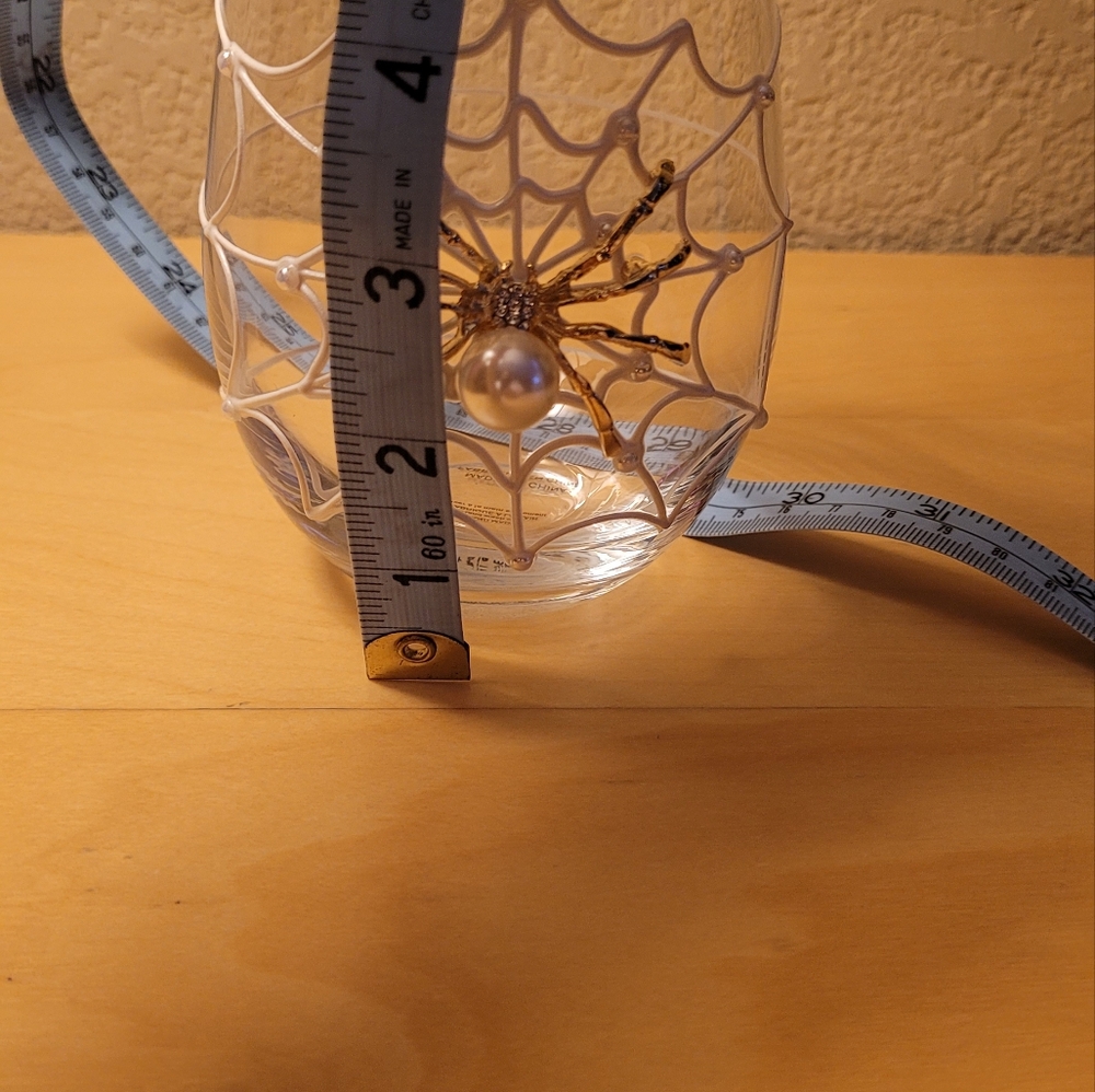 Spider Web Design Glass with Gold Accents - Picture 6 of 6